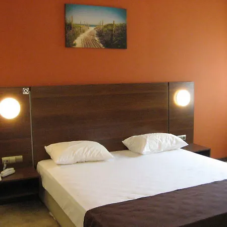Hotel Satellite 3*
