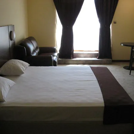 Hotel Satellite